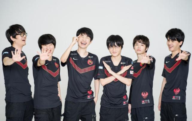 一个巨大的 一个巨大的