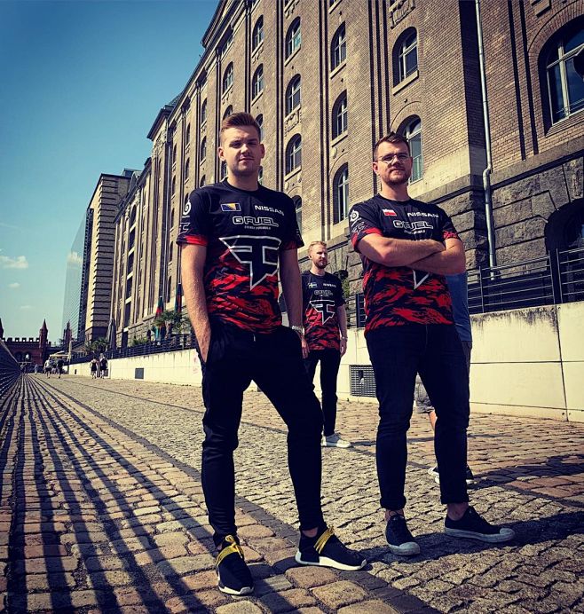 首战告捷 首战告捷